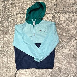 Champion men’s windbreaker. Size M. Blue colorblock.